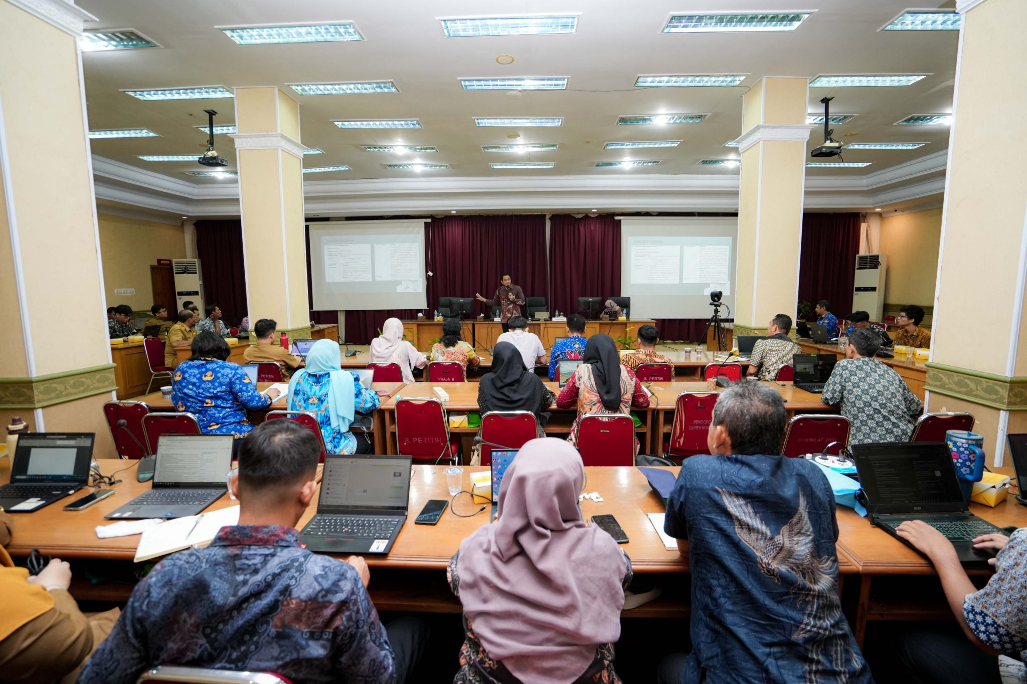 Perkuat Keamanan Siber, Dinas Komunikasi dan Informatika Kabupaten Sambas mengikuti Bimtek Pengukuran Indeks Keamanan Informasi